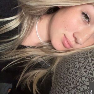 Meet your Posher, Haylee